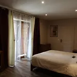 Le Miroir Des Etoiles Bed & Breakfast 4*