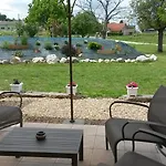 Le Miroir Des Etoiles Bed & Breakfast