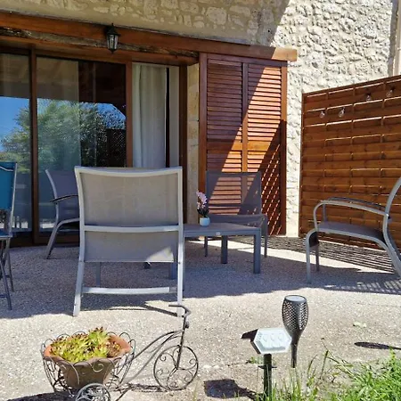 Bed & Breakfast Le Miroir Des Etoiles 4*