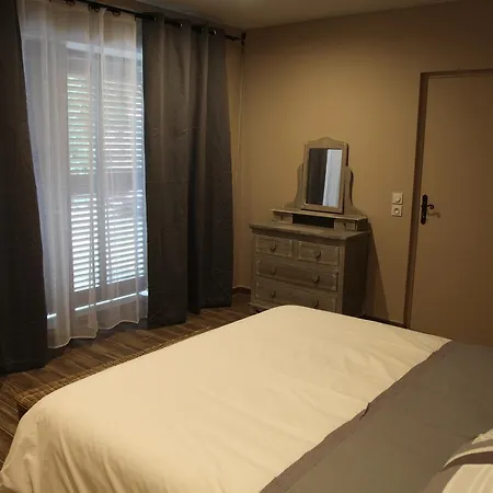 Le Miroir Des Etoiles Bed & Breakfast 4*