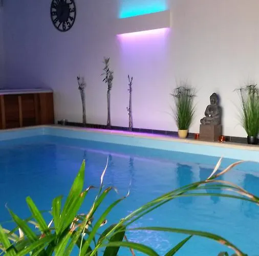 Alojamento de Acomodação e Pequeno-almoço Le Miroir Des Etoiles 4*